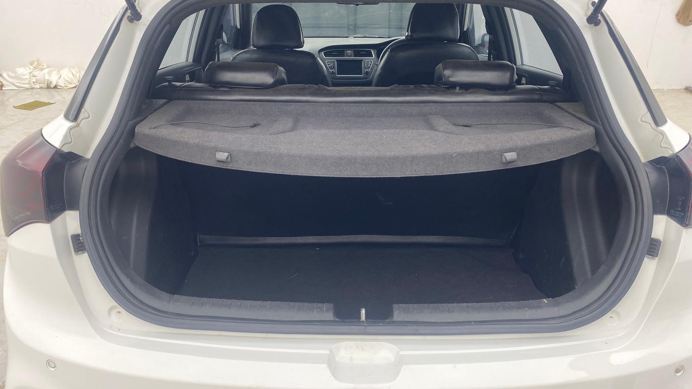 2018 Hyundai i20 Active 1.2 SX, Petrol, Manual, 91,238 km, Boot Inside