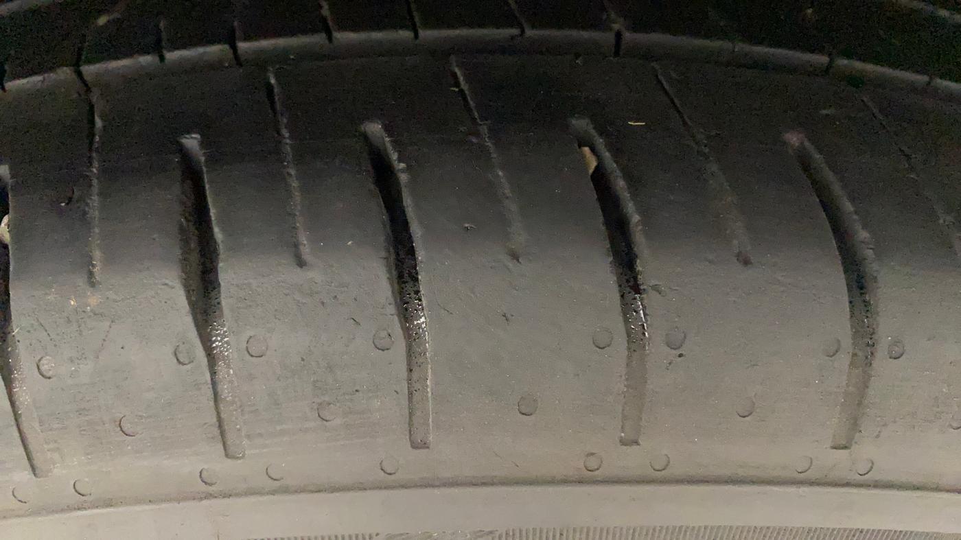 2021 Volkswagen TAIGUN TOPLINE 1.0 TSI AT, Petrol, Automatic, 29,428 km, Left Rear Tyre Tread