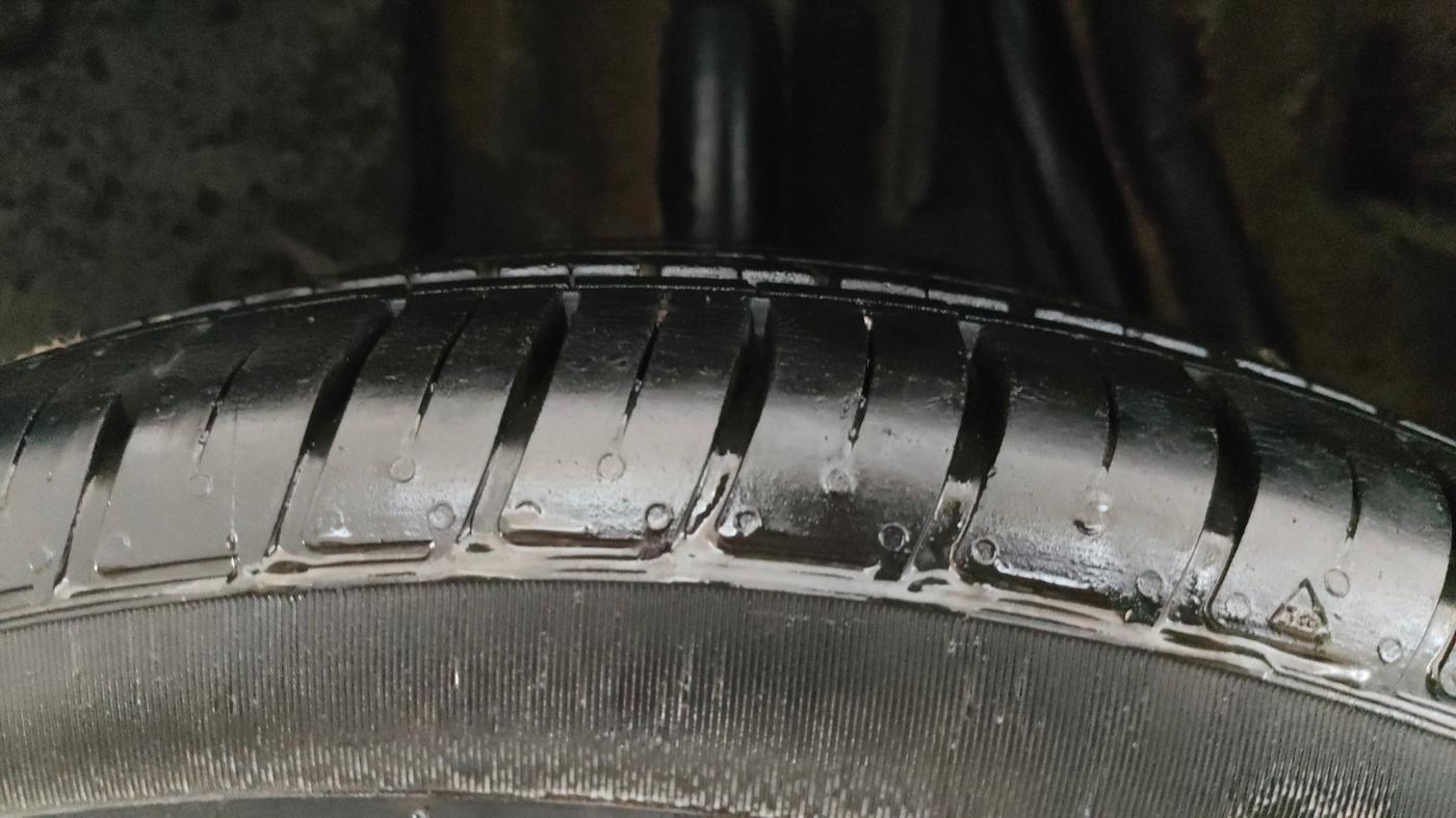 2021 Renault Duster RXZ 1.3 TURBO PETROL CVT, Petrol, Automatic, 38,173 km, Right Rear Tyre Tread