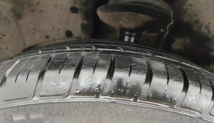 2021 Renault Duster RXZ 1.3 TURBO PETROL CVT, Petrol, Automatic, 38,173 km, Left Front Tyre Tread