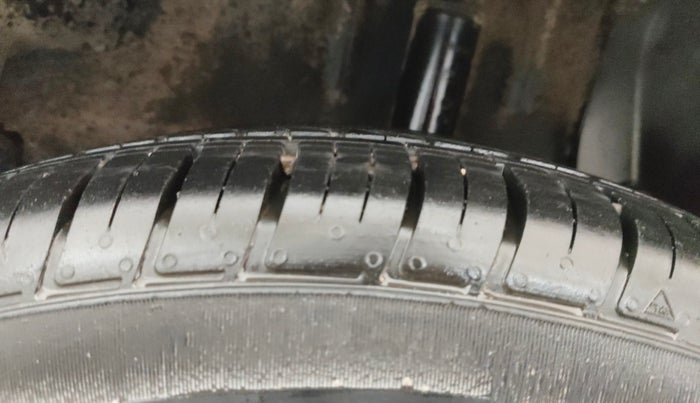 2021 Renault Duster RXZ 1.3 TURBO PETROL CVT, Petrol, Automatic, 38,173 km, Left Rear Tyre Tread