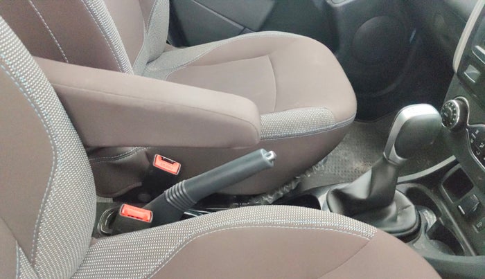 2021 Renault Duster RXZ 1.3 TURBO PETROL CVT, Petrol, Automatic, 38,173 km, Gear Lever