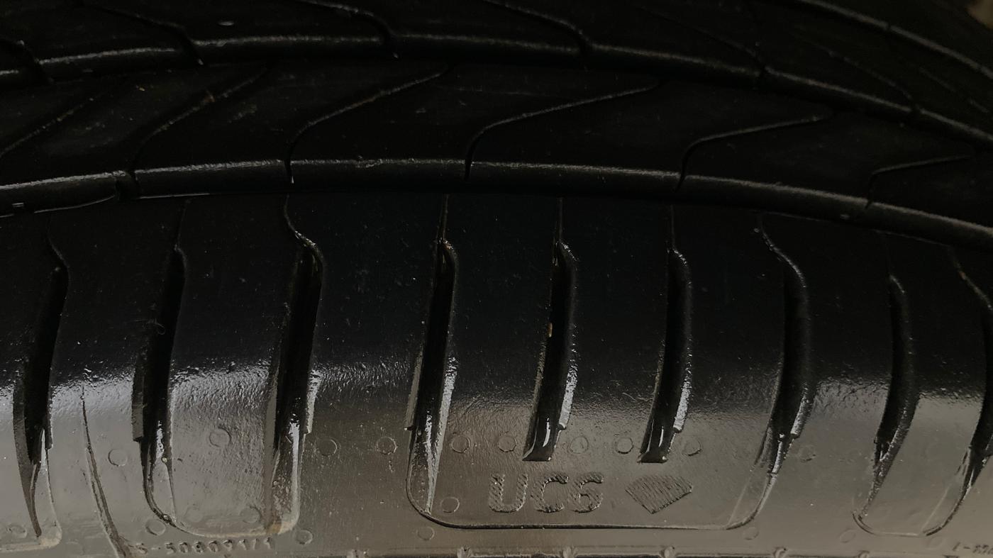 2015 Maruti Swift Dzire ZXI, Petrol, Manual, 71,348 km, Right Front Tyre Tread