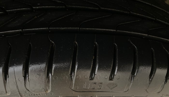 2015 Maruti Swift Dzire ZXI, Petrol, Manual, 71,348 km, Right Front Tyre Tread