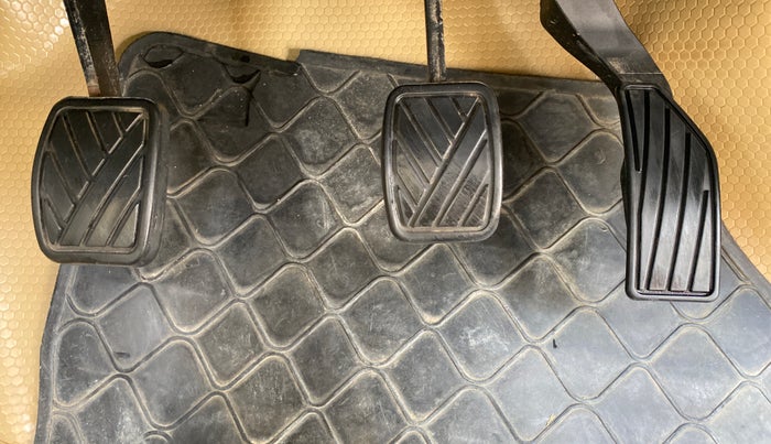 2015 Maruti Swift Dzire ZXI, Petrol, Manual, 71,348 km, Pedals