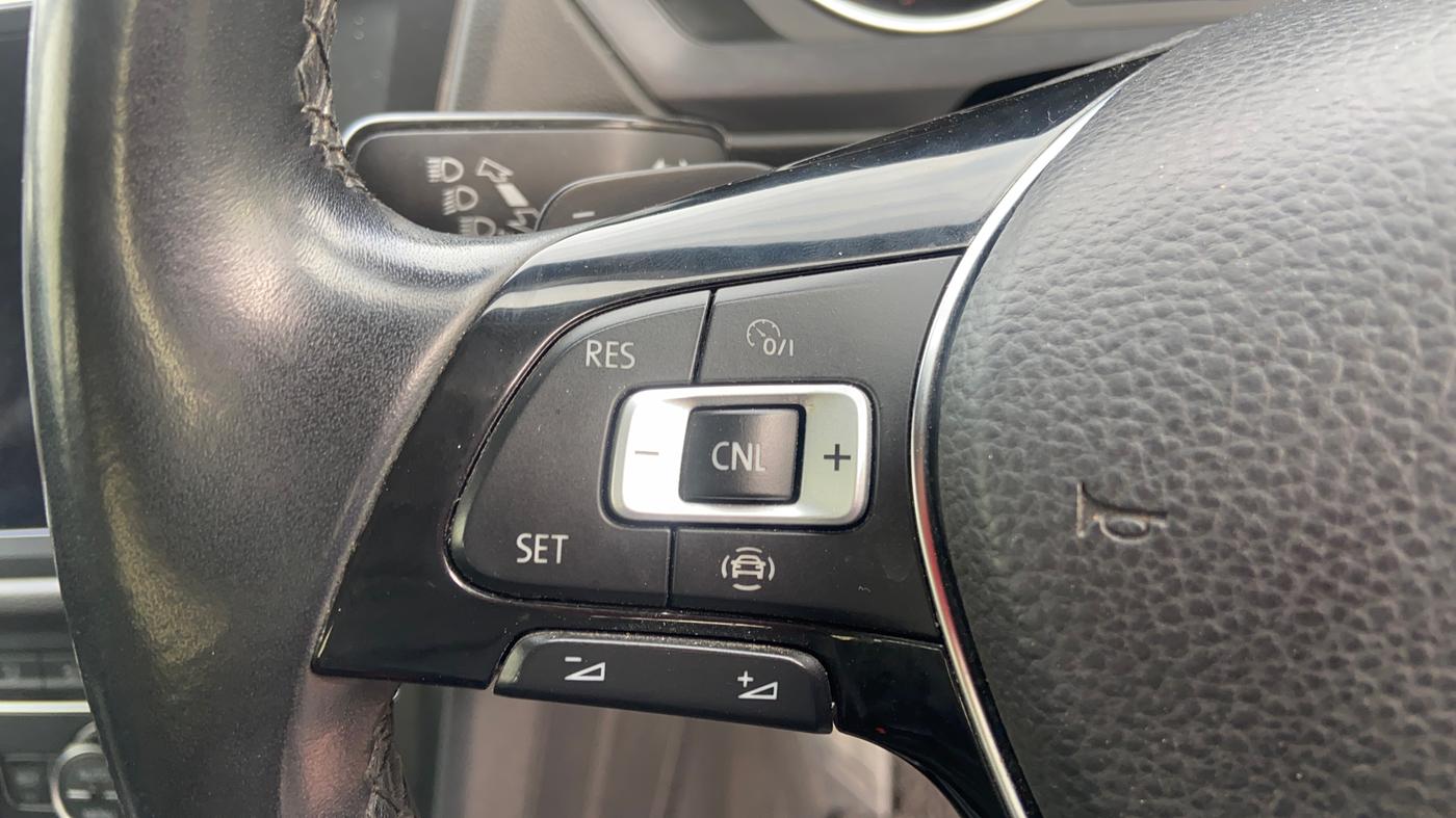 2019 Volkswagen TIGUAN COMFORTLINE TDI AT, Diesel, Automatic, 1,11,225 km, Adaptive Cruise Control