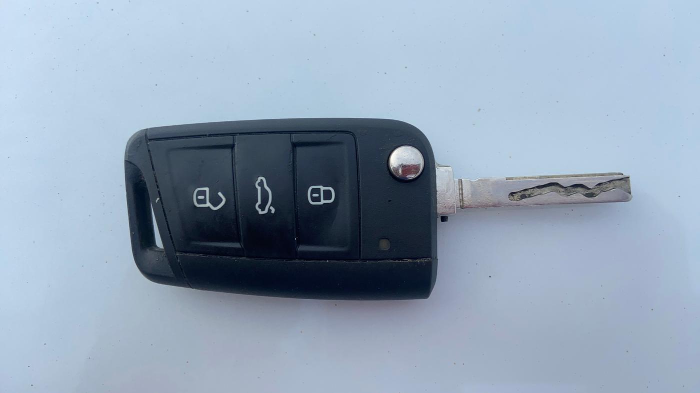2019 Volkswagen TIGUAN COMFORTLINE TDI AT, Diesel, Automatic, 1,11,225 km, Key Close Up