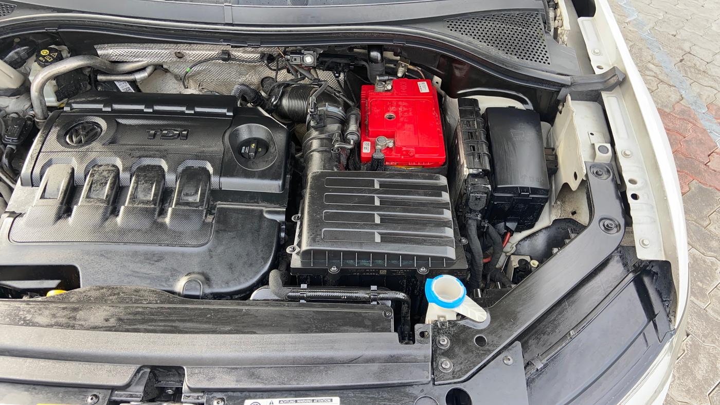 2019 Volkswagen TIGUAN COMFORTLINE TDI AT, Diesel, Automatic, 1,11,225 km, Engine View - Right