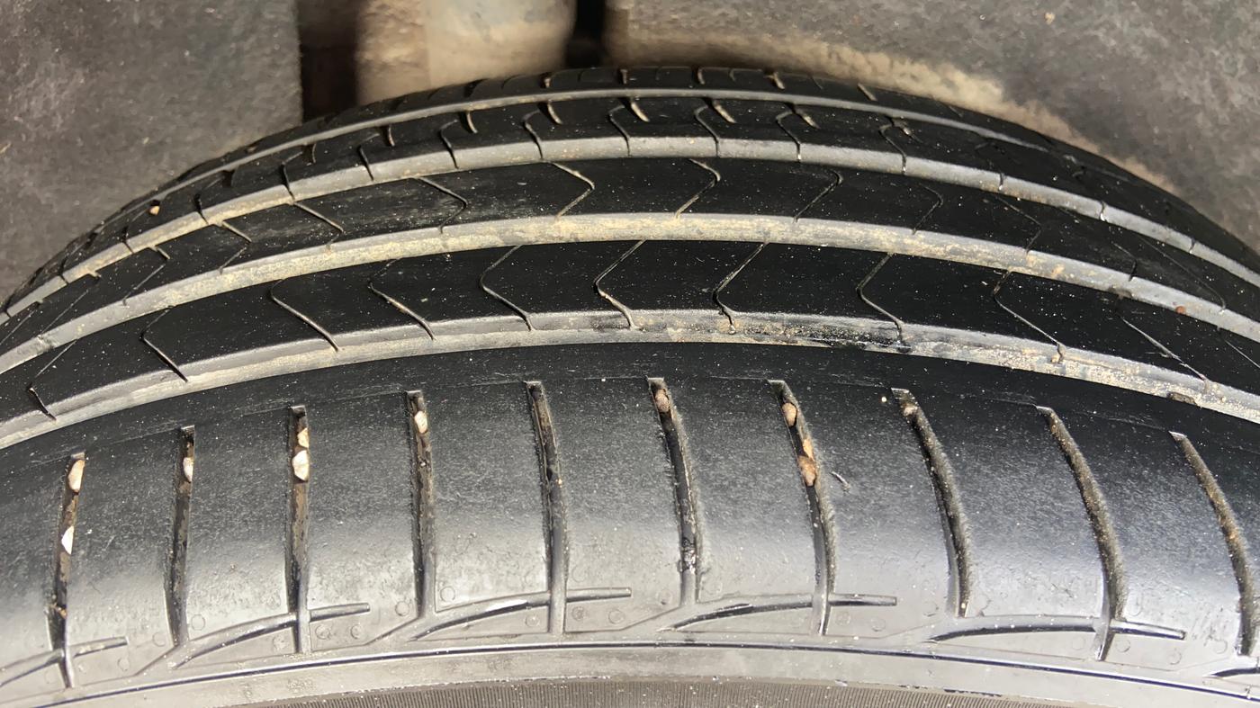 2019 Volkswagen TIGUAN COMFORTLINE TDI AT, Diesel, Automatic, 1,11,225 km, Right Rear Tyre Tread