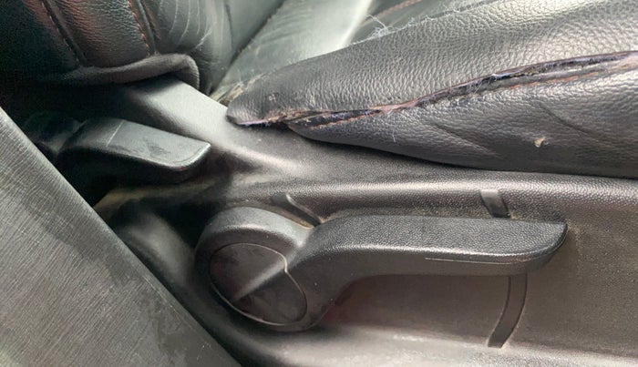 2014 Mahindra XUV500 W8, Diesel, Manual, 83,252 km, Driver Side Adjustment Panel