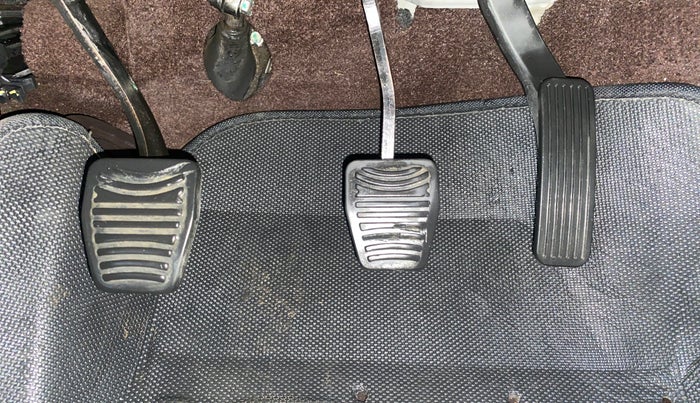 2014 Mahindra XUV500 W8, Diesel, Manual, 83,252 km, Pedals