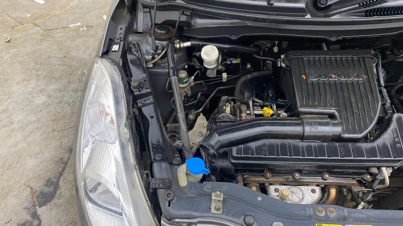 2014 Maruti Swift VXI, Petrol, Manual, 34,531 km, Engine View - Right
