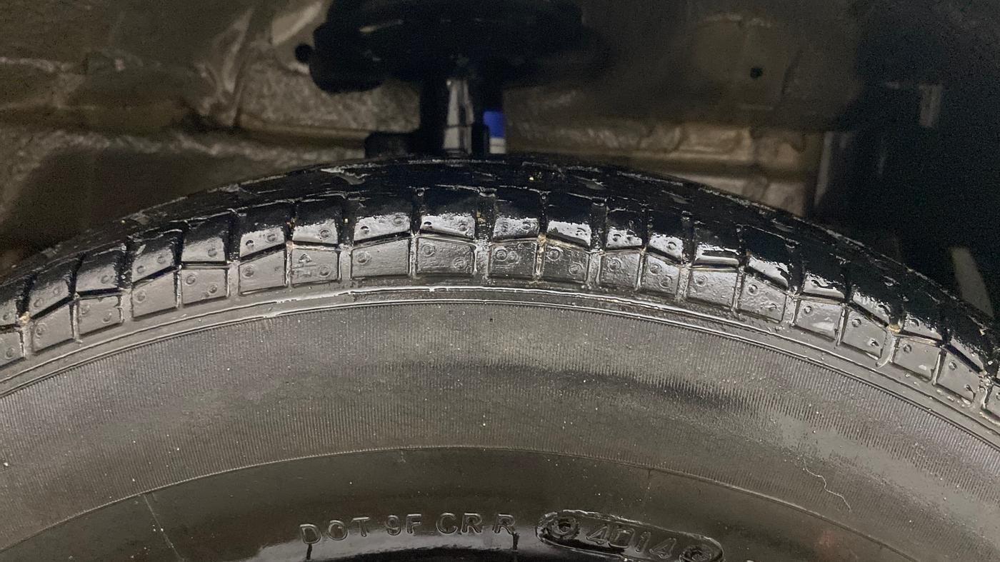 2014 Maruti Swift VXI, Petrol, Manual, 34,531 km, Right Front Tyre Tread