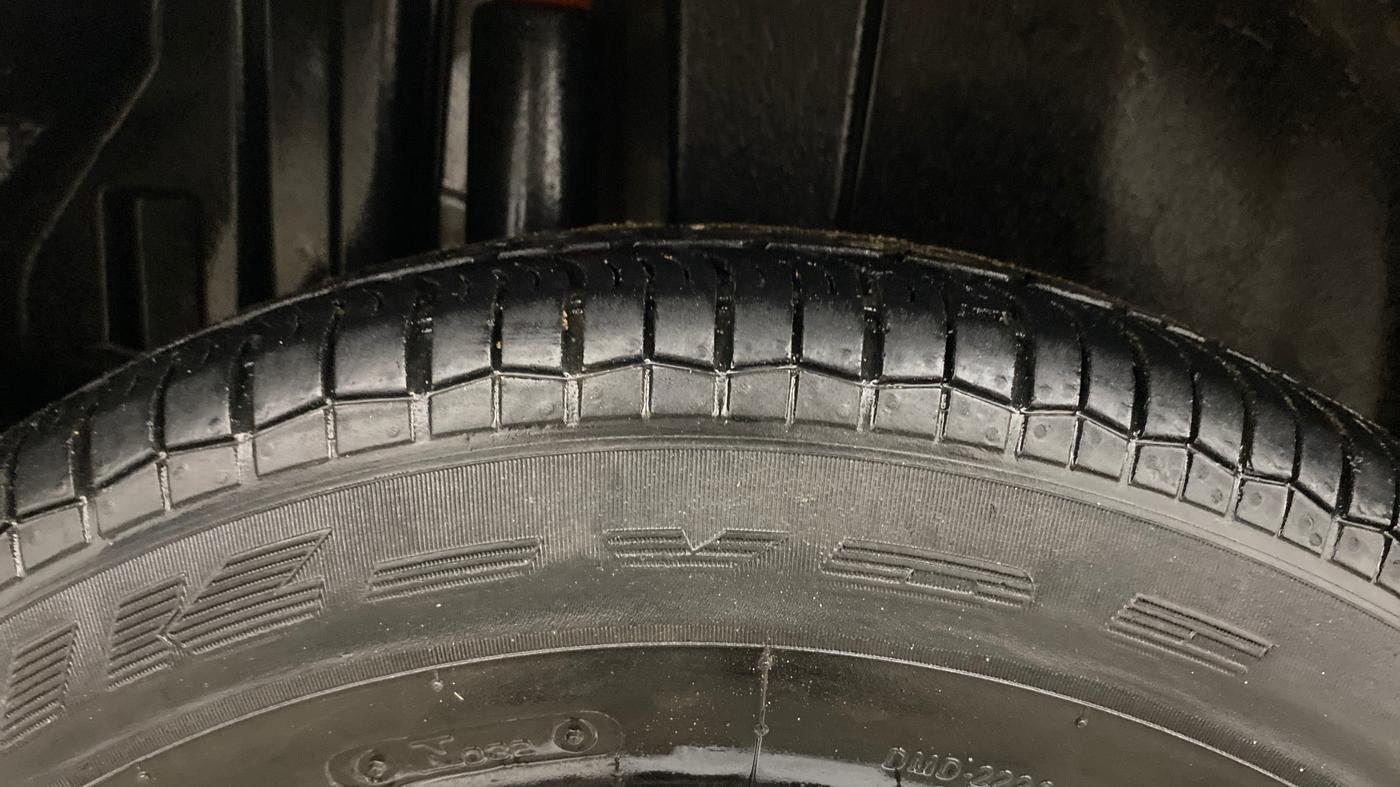 2014 Maruti Swift VXI, Petrol, Manual, 34,531 km, Right Rear Tyre Tread