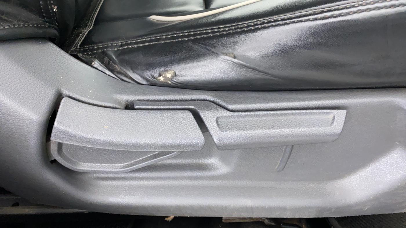 2020 Hyundai GRAND I10 NIOS SPORTZ CNG MT, CNG, Manual, 45,240 km, Driver Side Adjustment Panel