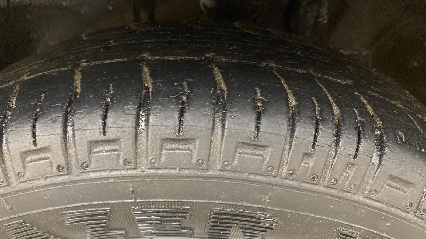 2017 Maruti Alto 800 VXI, Petrol, Manual, 46,197 km, Left Front Tyre Tread