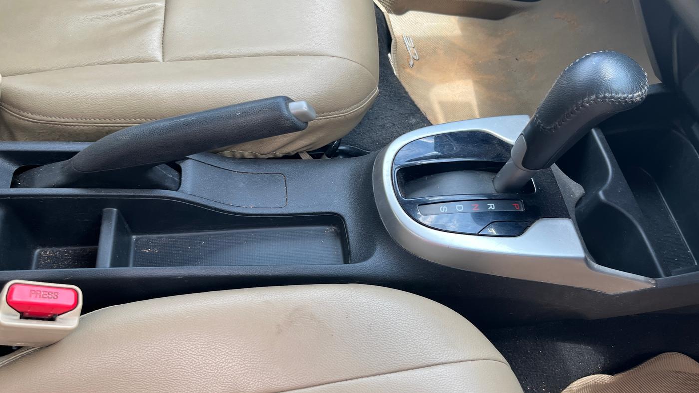 2015 Honda Jazz 1.2L I-VTEC V AT, Petrol, Automatic, 48,984 km, Gear Lever