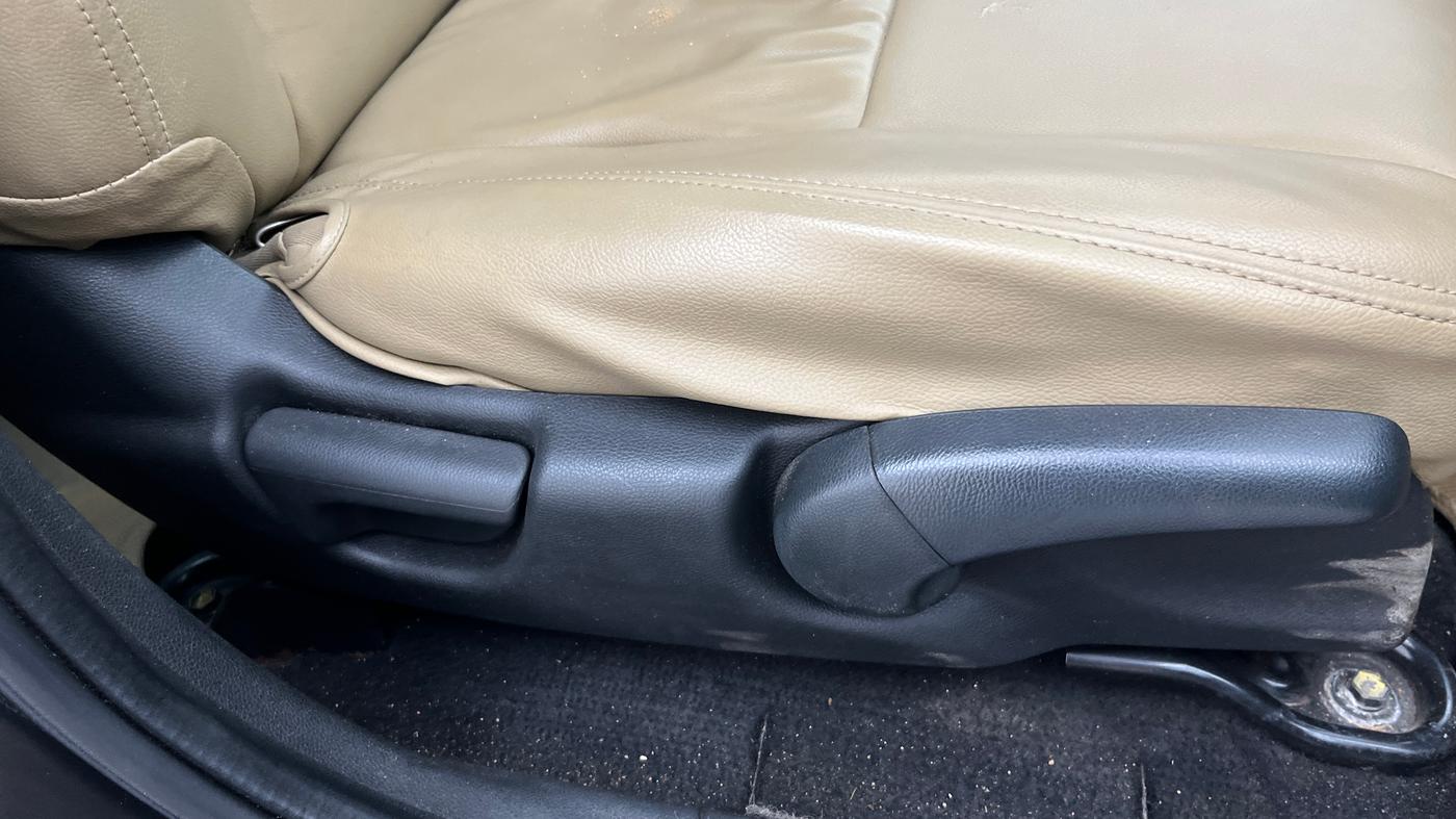 2015 Honda Jazz 1.2L I-VTEC V AT, Petrol, Automatic, 48,984 km, Driver Side Adjustment Panel