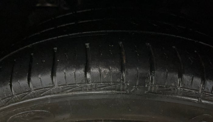2018 Tata Tiago XT PETROL, Petrol, Manual, 69,939 km, Left Front Tyre Tread