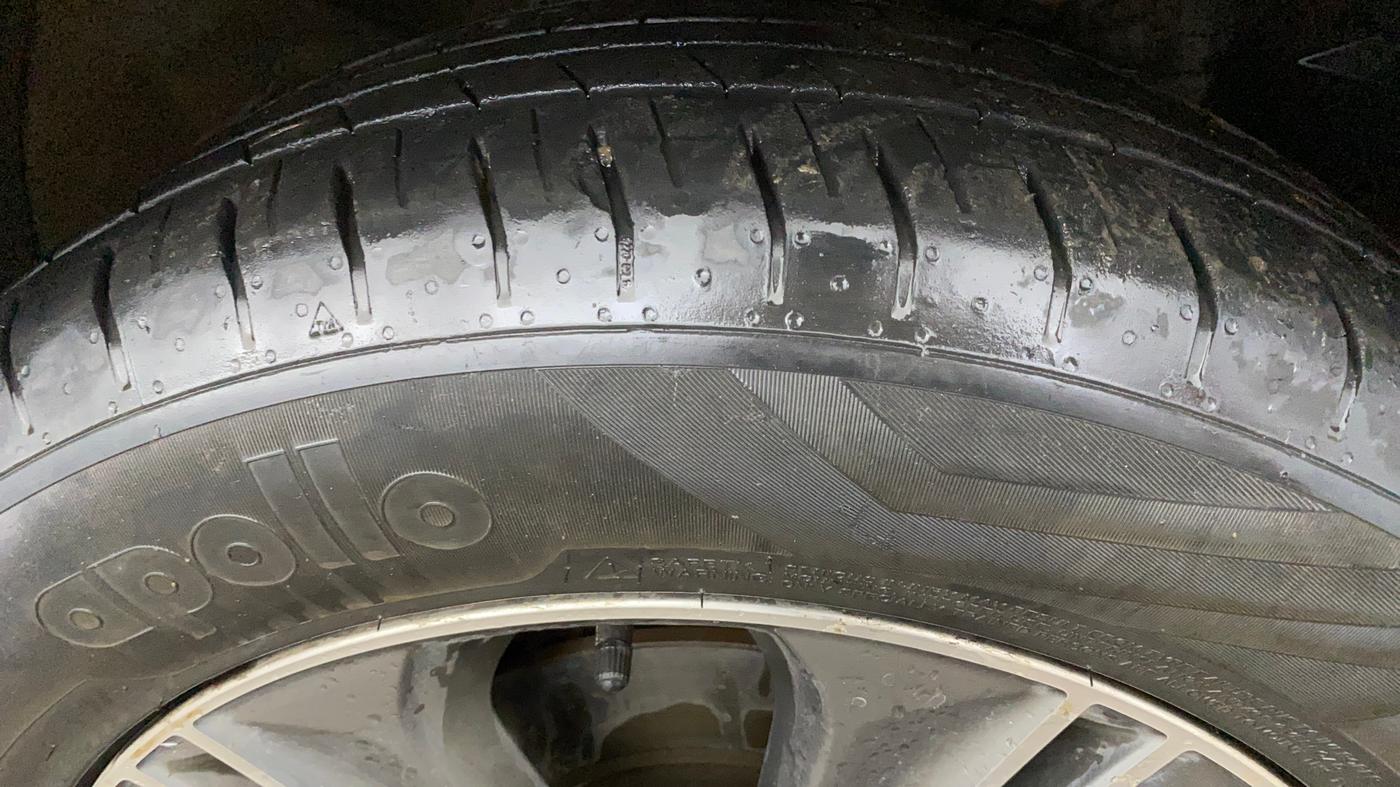 2017 Hyundai Creta SX PLUS AT 1.6 PETROL, Petrol, Automatic, 1,08,119 km, Right Front Tyre Tread