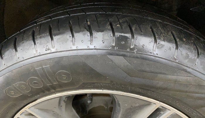 2017 Hyundai Creta SX PLUS AT 1.6 PETROL, Petrol, Automatic, 1,08,119 km, Right Front Tyre Tread