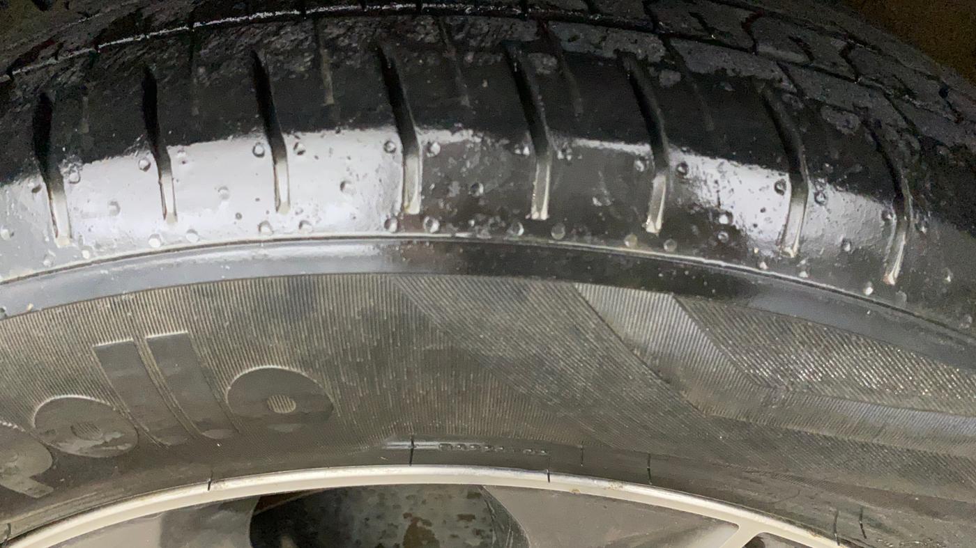 2017 Hyundai Creta SX PLUS AT 1.6 PETROL, Petrol, Automatic, 1,08,119 km, Left Front Tyre Tread