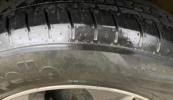 2017 Hyundai Creta SX PLUS AT 1.6 PETROL, Petrol, Automatic, 1,08,119 km, Left Front Tyre Tread