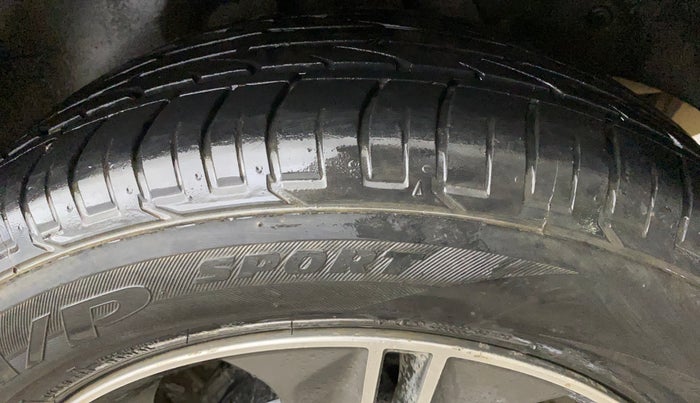 2017 Hyundai Creta SX PLUS AT 1.6 PETROL, Petrol, Automatic, 1,08,119 km, Left Rear Tyre Tread