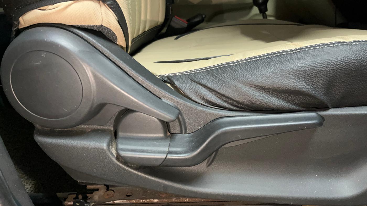 2019 Honda Amaze 1.2L I-VTEC S, CNG, Manual, 42,575 km, Driver Side Adjustment Panel