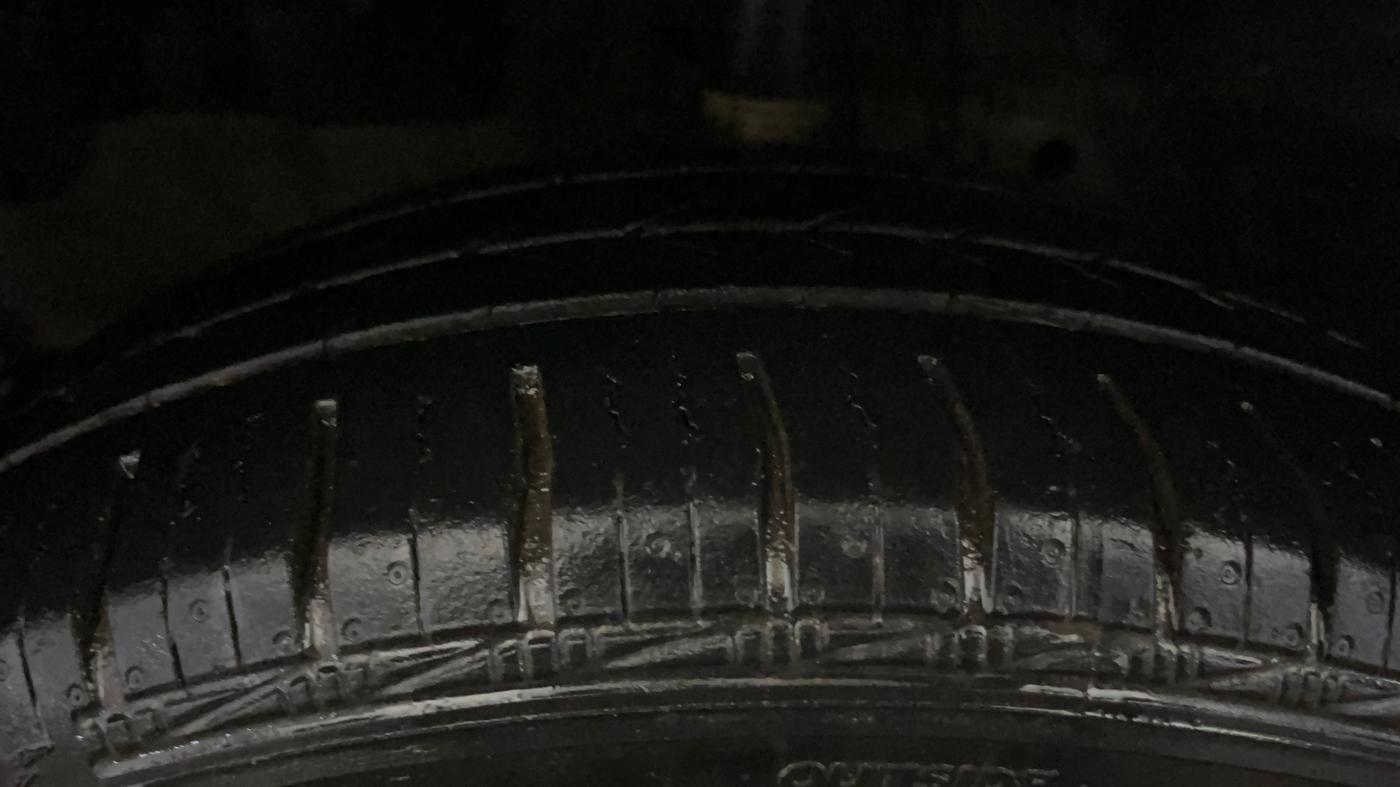 2019 Honda Amaze 1.2L I-VTEC S, CNG, Manual, 42,575 km, Left Front Tyre Tread