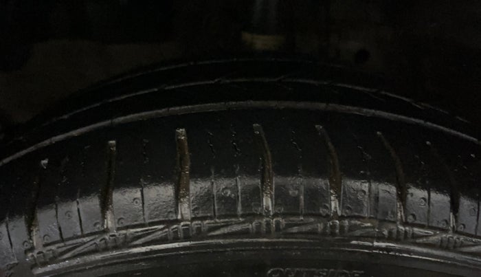 2019 Honda Amaze 1.2L I-VTEC S, CNG, Manual, 42,505 km, Left Front Tyre Tread