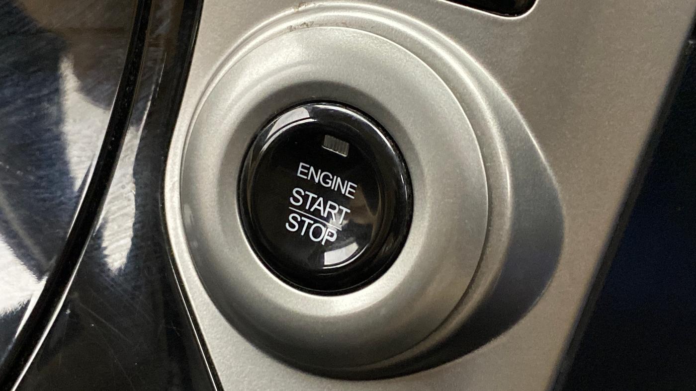 2018 Mahindra XUV500 W11 (O), Diesel, Manual, 47,339 km, Keyless Start/ Stop Button