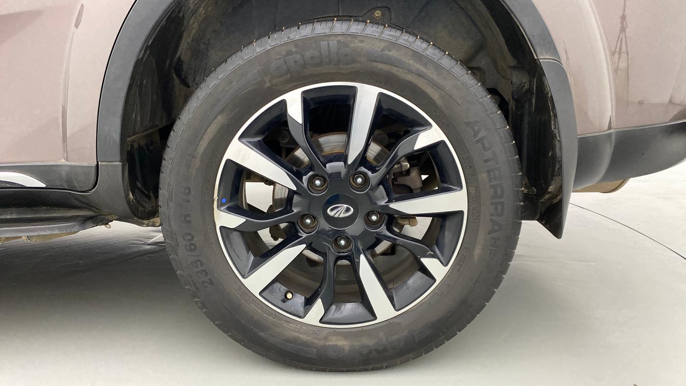 2018 Mahindra XUV500 W11 (O), Diesel, Manual, 47,339 km, Left Rear Wheel