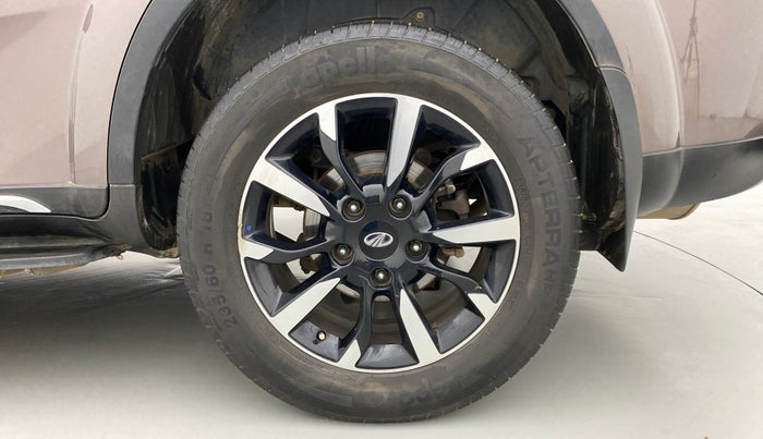 2018 Mahindra XUV500 W11 (O), Diesel, Manual, 47,339 km, Left Rear Wheel