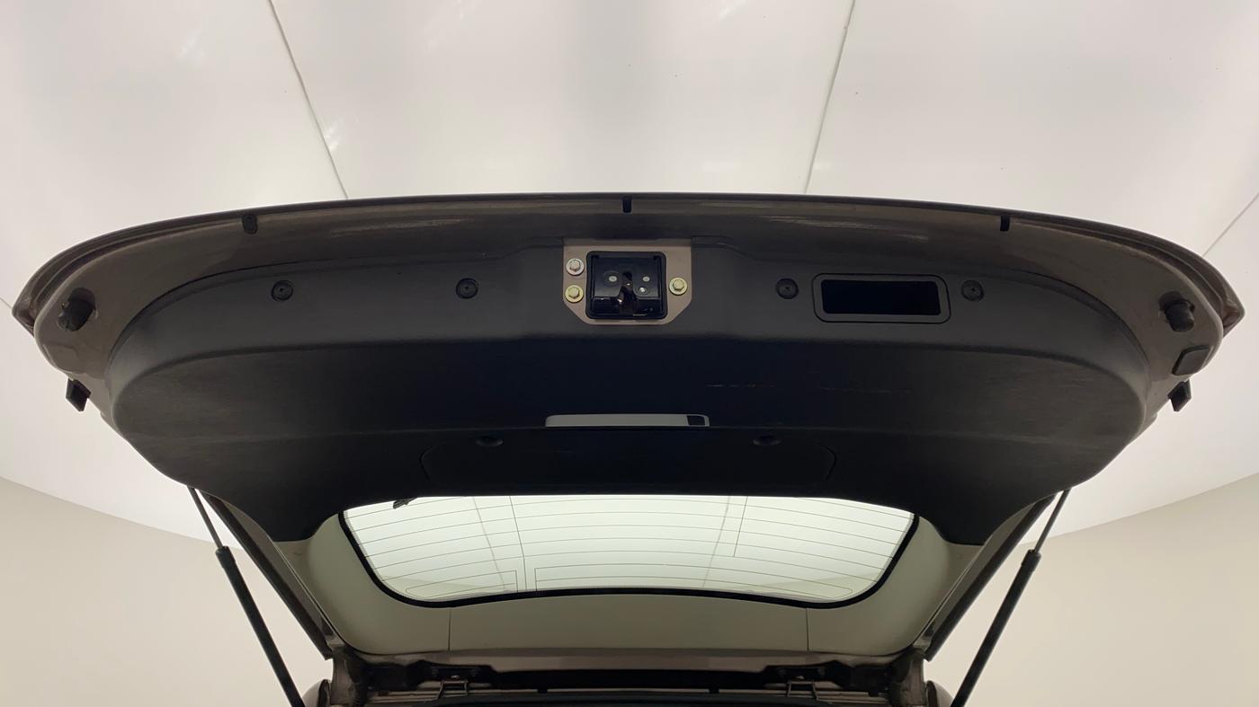 2018 Mahindra XUV500 W11 (O), Diesel, Manual, 47,339 km, Boot Door Open