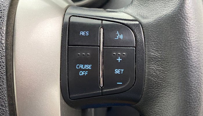2018 Mahindra XUV500 W11 (O), Diesel, Manual, 47,339 km, Adaptive Cruise Control