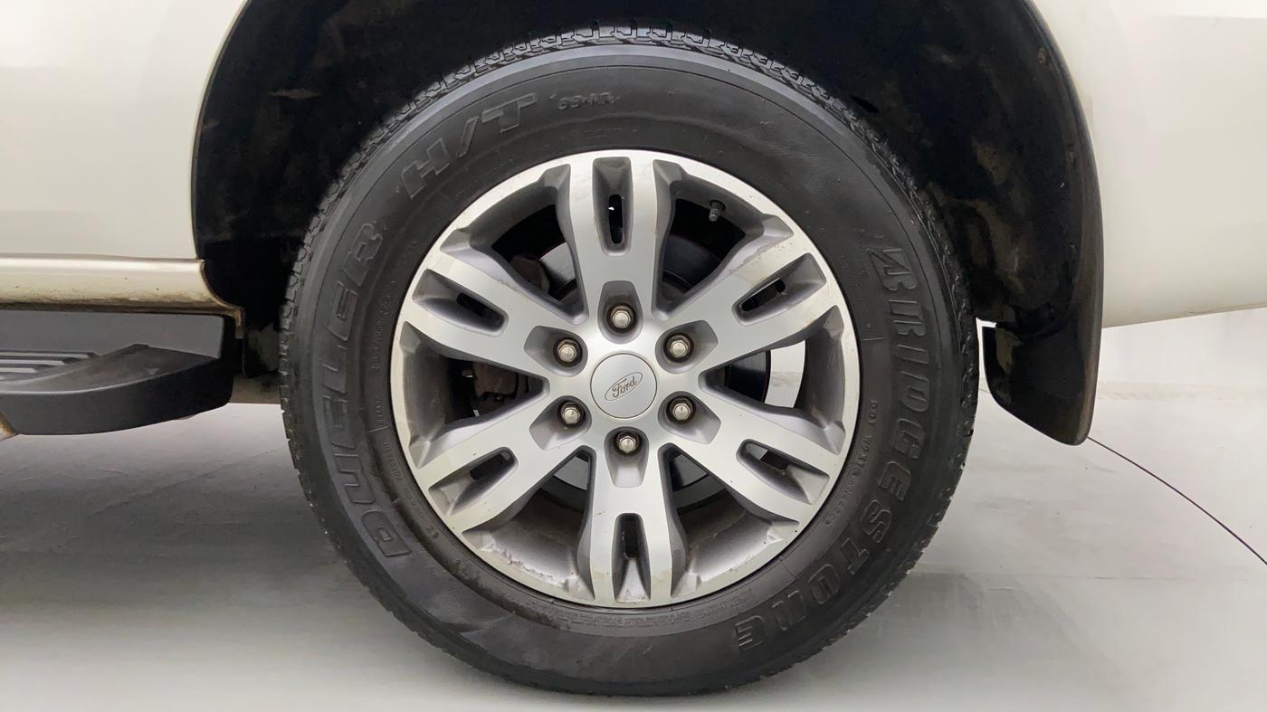 2018 Ford Endeavour 2.2l 4X2 AT Titanium, Diesel, Automatic, 76,800 km, Left Rear Wheel