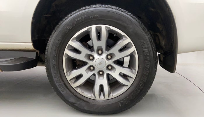 2018 Ford Endeavour 2.2l 4X2 AT Titanium, Diesel, Automatic, 76,800 km, Left Rear Wheel