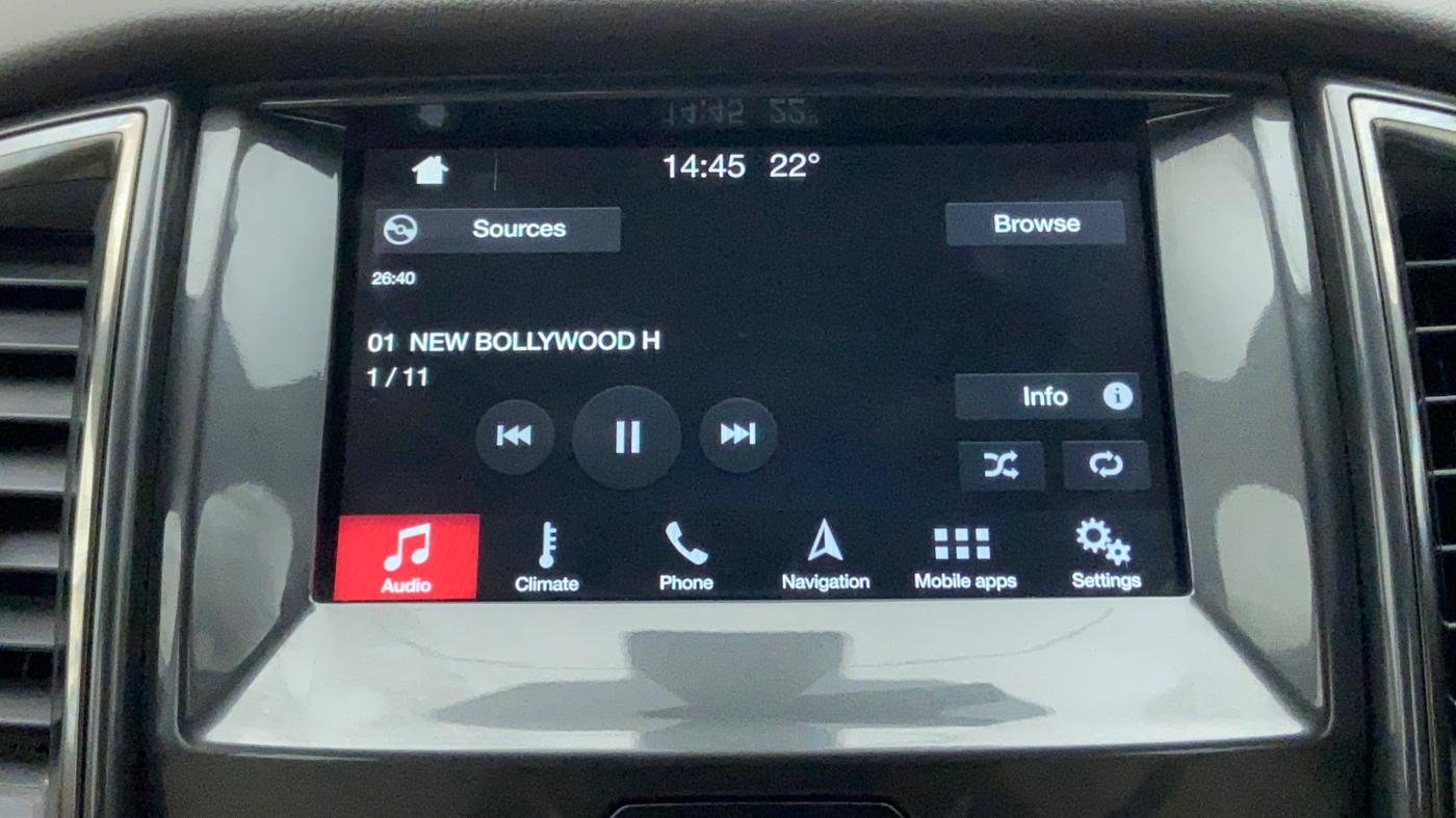 2018 Ford Endeavour 2.2l 4X2 AT Titanium, Diesel, Automatic, 76,800 km, Infotainment System