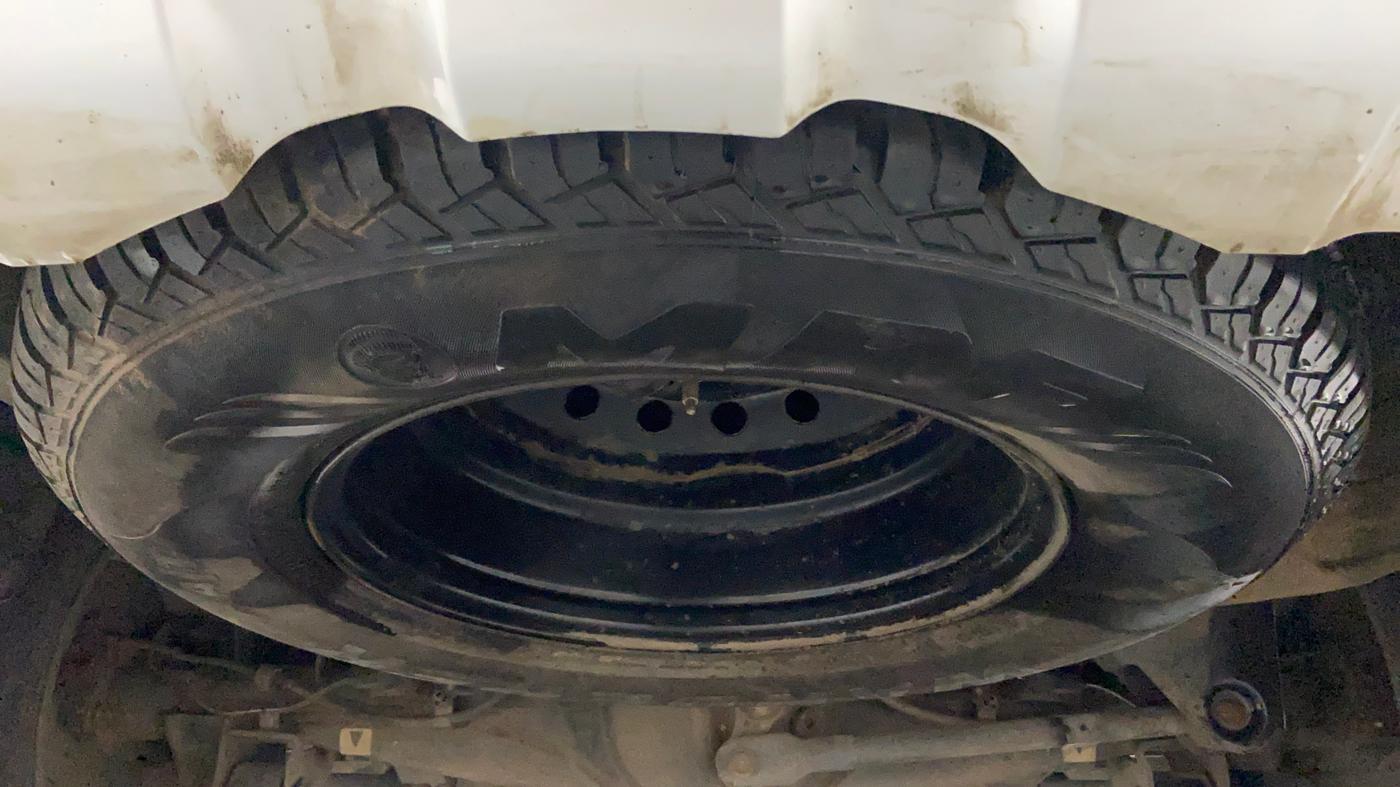 2018 Ford Endeavour 2.2l 4X2 AT Titanium, Diesel, Automatic, 76,800 km, Spare Tyre