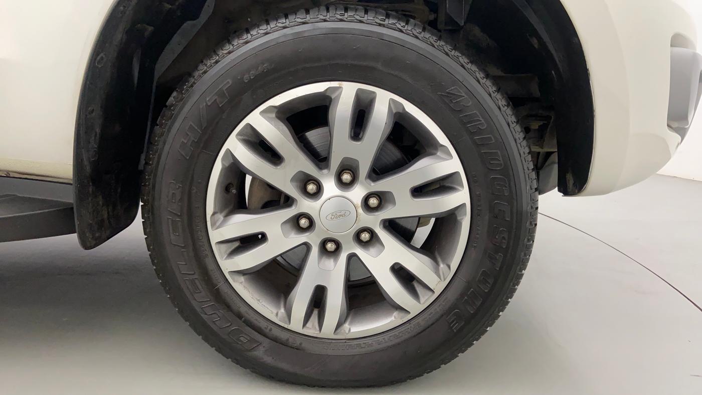 2018 Ford Endeavour 2.2l 4X2 AT Titanium, Diesel, Automatic, 76,800 km, Right Front Wheel