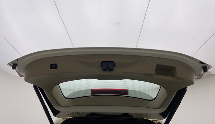 2018 Ford Endeavour 2.2l 4X2 AT Titanium, Diesel, Automatic, 76,800 km, Boot Door Open