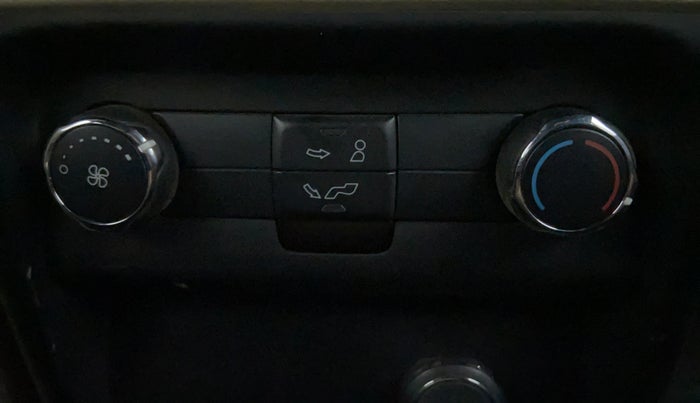 2018 Ford Endeavour 2.2l 4X2 AT Titanium, Diesel, Automatic, 76,800 km, Rear AC Temperature Control