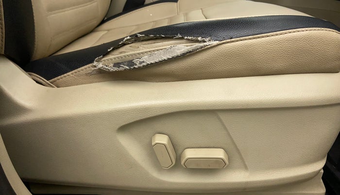 2018 Ford Endeavour 2.2l 4X2 AT Titanium, Diesel, Automatic, 76,800 km, Driver Side Adjustment Panel