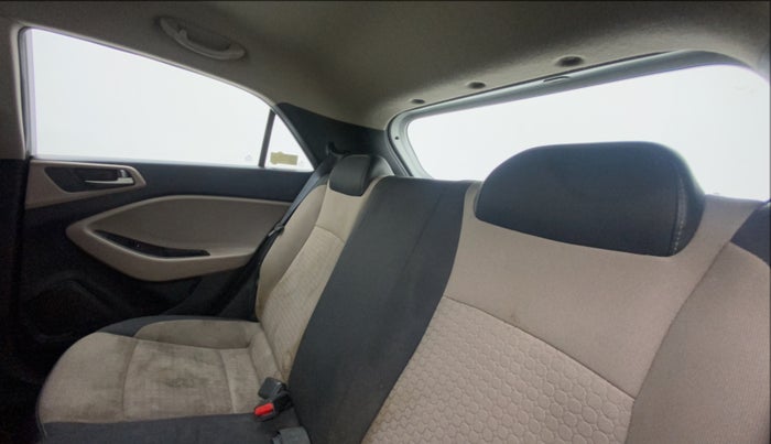 2017 Hyundai Elite i20 MAGNA EXECUTIVE 1.2, Petrol, Manual, 45,436 km, Right Side Rear Door Cabin