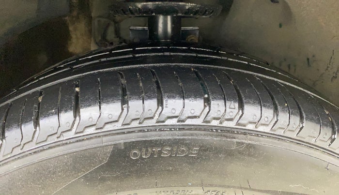 2018 Skoda Rapid STYLE 1.6 MPI AT, Petrol, Automatic, 74,971 km, Right Front Tyre Tread