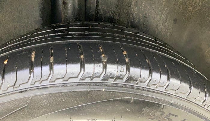 2018 Skoda Rapid STYLE 1.6 MPI AT, Petrol, Automatic, 74,971 km, Right Rear Tyre Tread