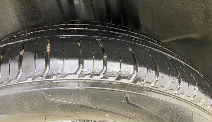 2018 Skoda Rapid STYLE 1.6 MPI AT, Petrol, Automatic, 74,971 km, Left Rear Tyre Tread