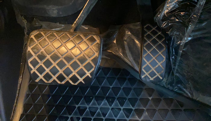 2018 Skoda Rapid STYLE 1.6 MPI AT, Petrol, Automatic, 74,971 km, Pedals