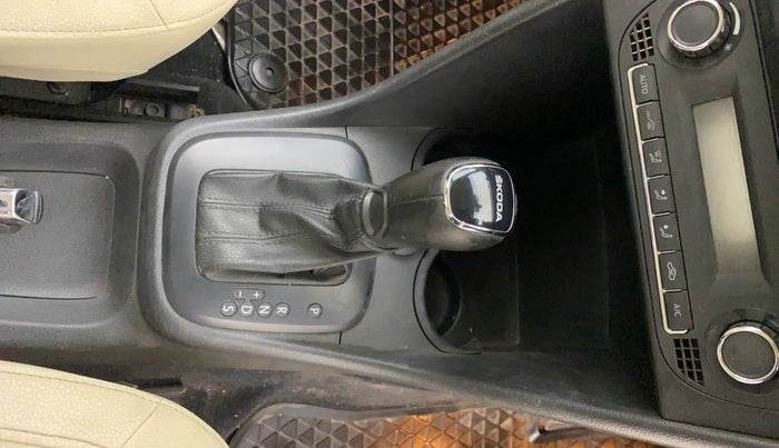 2018 Skoda Rapid STYLE 1.6 MPI AT, Petrol, Automatic, 74,971 km, Gear Lever